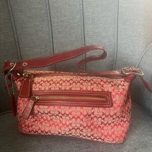 Authentic vintage Coach shoulder bag (style 6032)